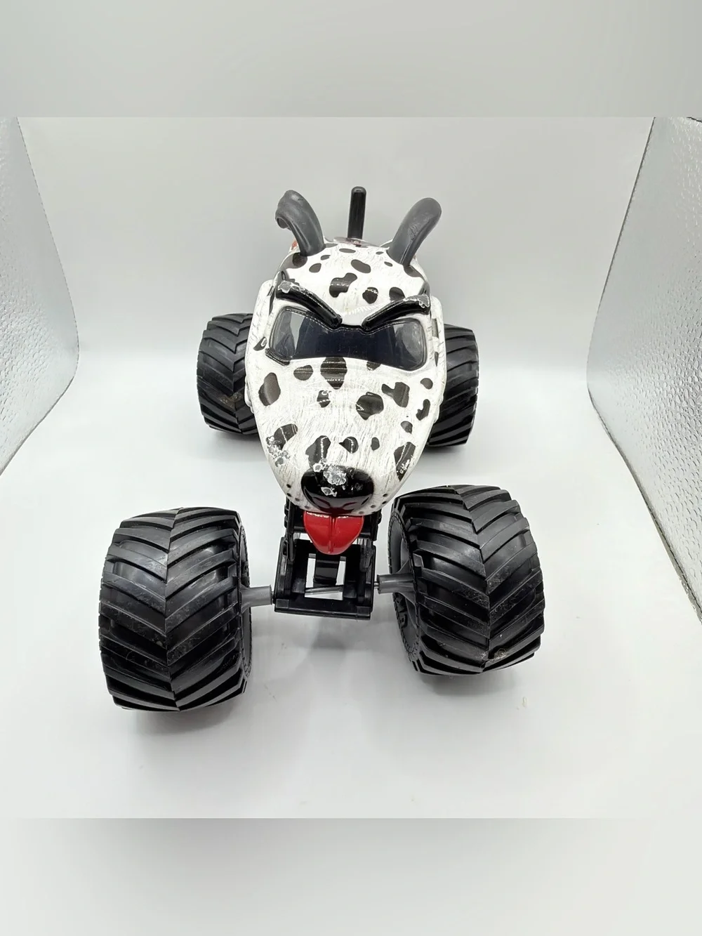 Spin Master 2018 Monster Jam Monster Mutt Dalmatian Rev N Roar Push Car